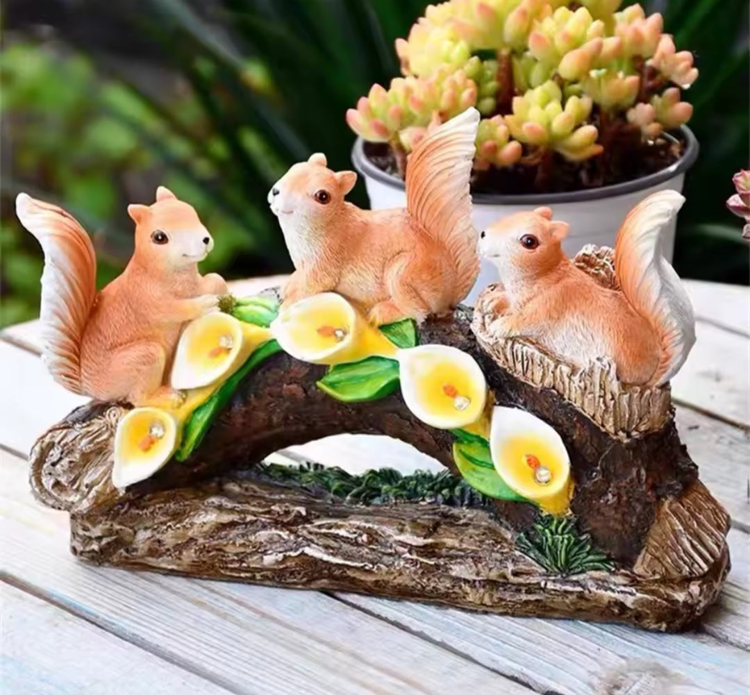 LED Solar Squirrel Light